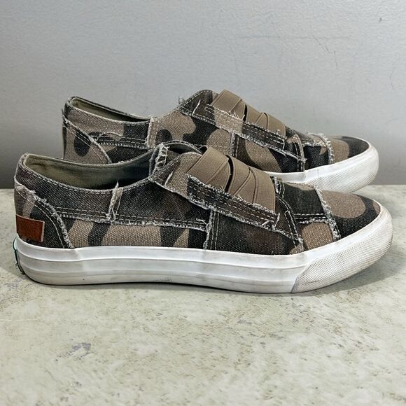 Blowfish Tan Brown Malibu Camo Slip Ons 7.5 - Picture 3 of 6